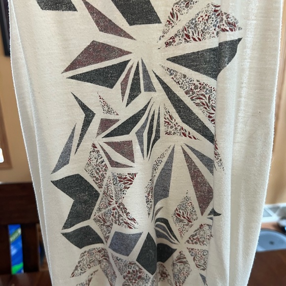 Cream workout tank top with open back - Picture 3 of 6